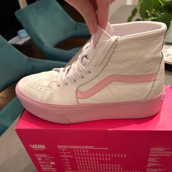 Limited Edition - Barbie x Vans White & Pink High-Top Sneakers in original box - Picture 9 of 12